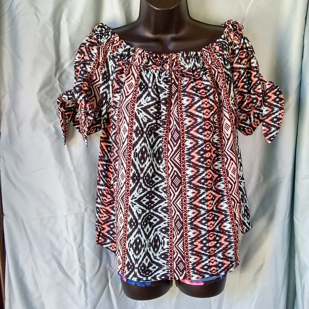 NWT Ariat Medium Open Shoulder Off Roading Banana Stripe Top
